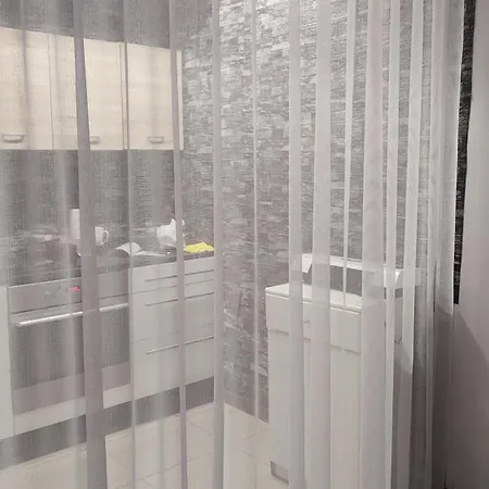 Blue House 2 アパート